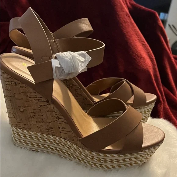 NWT Bamboo Buckle Strap Wedge Sandals Brown - Picture 8 of 13